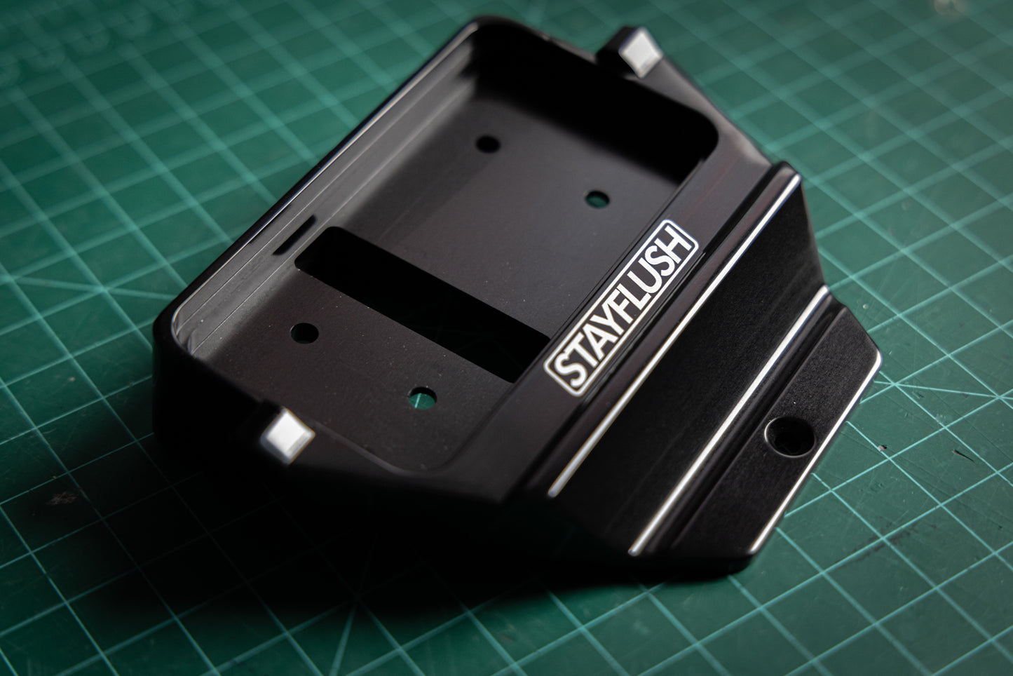Billet StayFlush mount for Switch-Pros on Maverick R wheel