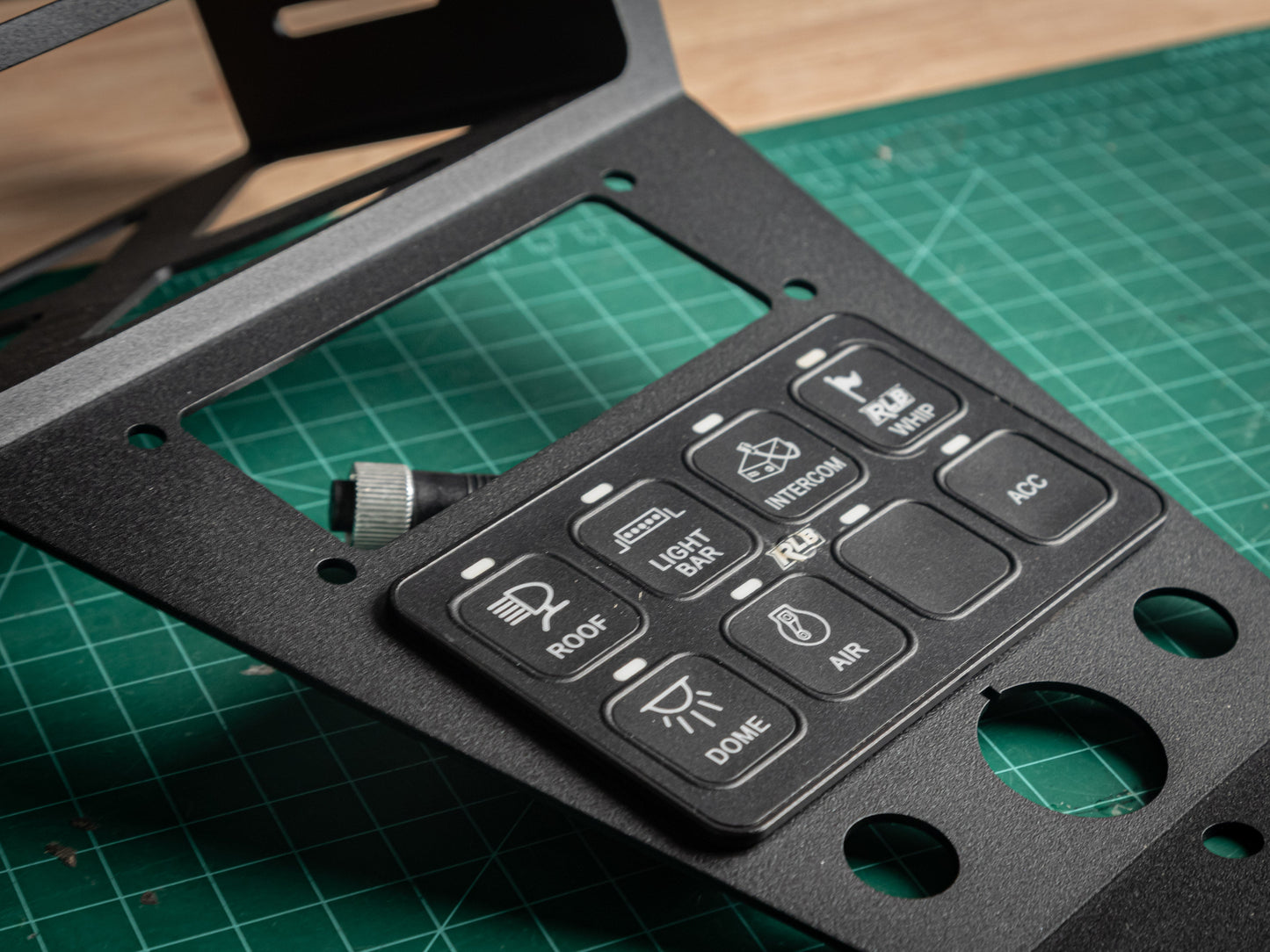 Polaris RZR Pro R Short Console – Rugged Radios + RLB 8-Gang Switch Mount (2020–2024) – StayFlush Motorsports